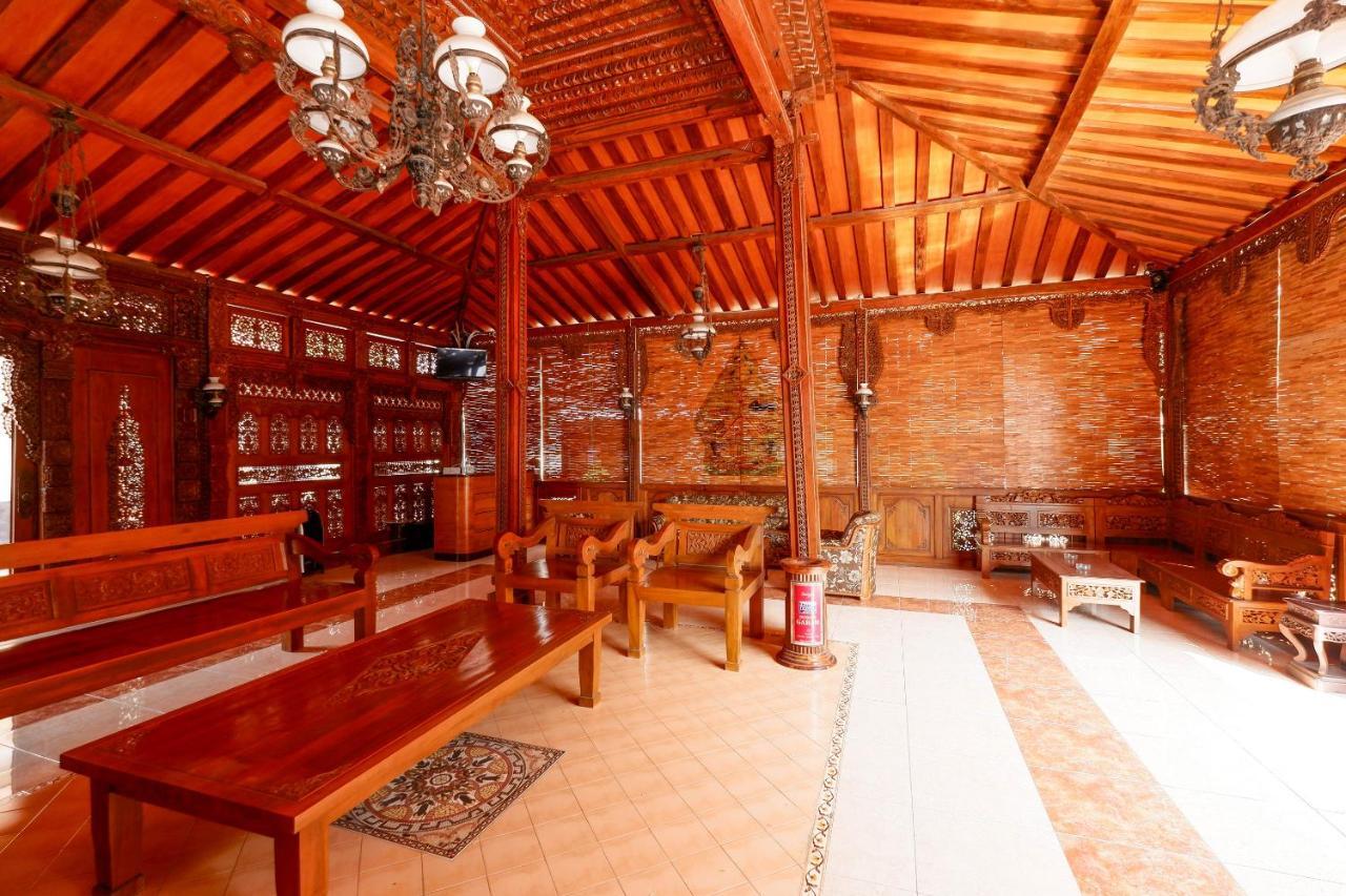 Oyo 2327 Pagsis Village Klaten Exterior foto