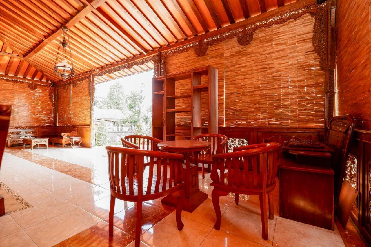 Oyo 2327 Pagsis Village Klaten Exterior foto