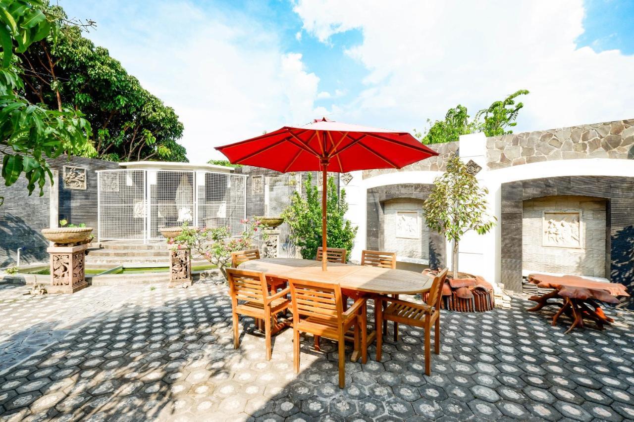 Oyo 2327 Pagsis Village Klaten Exterior foto